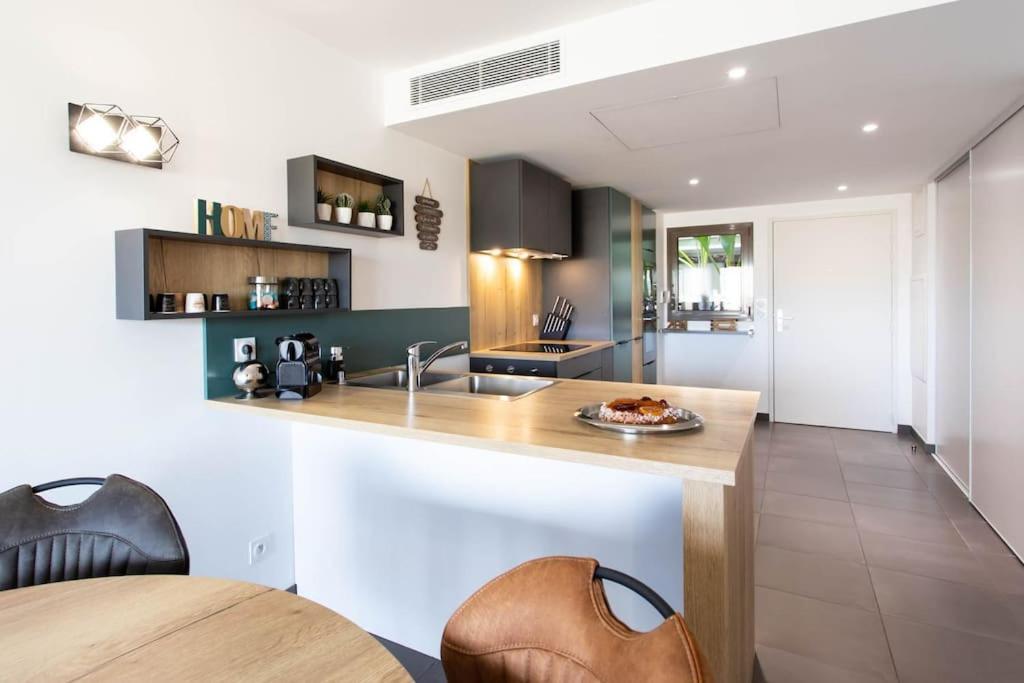 Appartamento A7- 2 Bdr Sea & Mountain View - Ac, Parking, Pool & Terrace Antibes Esterno foto