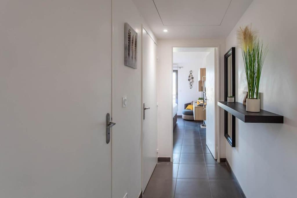 Appartamento A7- 2 Bdr Sea & Mountain View - Ac, Parking, Pool & Terrace Antibes Esterno foto