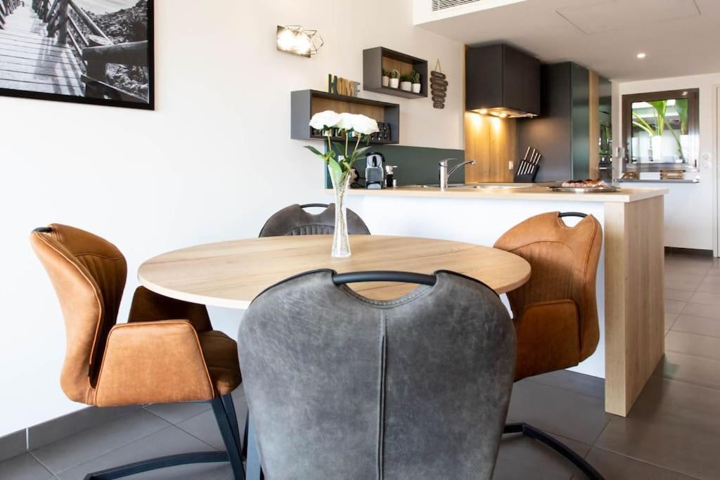 Appartamento A7- 2 Bdr Sea & Mountain View - Ac, Parking, Pool & Terrace Antibes Esterno foto